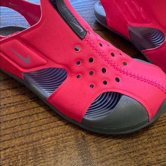 Girls Nike Sandals - Picture 7 of 8